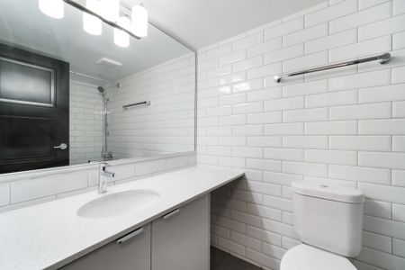 Governor’s Square - Photo 4