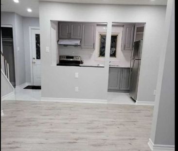 For Lease - 40 Gladstone Square, Brampton, Ontario - Photo 4