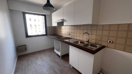 Location Appartement 2 pièces 56m² ENGHIEN LES BAINS 95880 - Photo 4