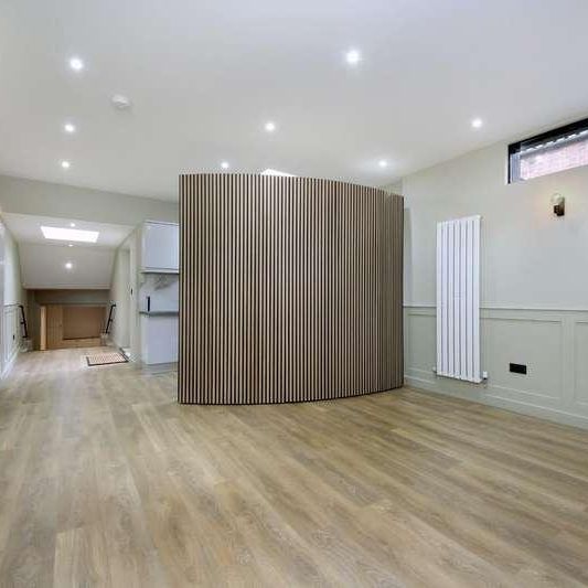 Gloucester Road, W3 - Photo 1