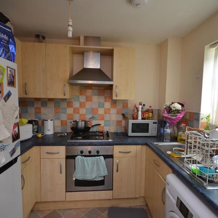 2 bedroom flat to rent - Photo 4