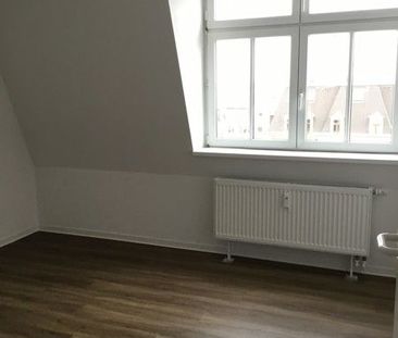 Super saniert: 3-Zimmer-Dachgeschosswohnung im Altbau! - Photo 1