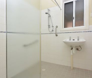 TIDY MAISONETTE - Photo 4