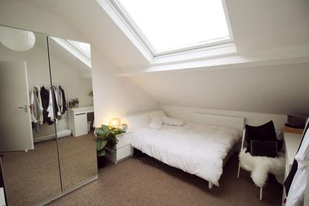 3 bedroom flat to rent - Photo 2
