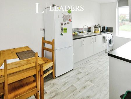 1 bedroom property to rent Patchwork Row, Shirebrook, Mansfield, Derbyshire, NG20 - Photo 3