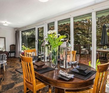 Charming Home with garden maintenance included - Photo 2