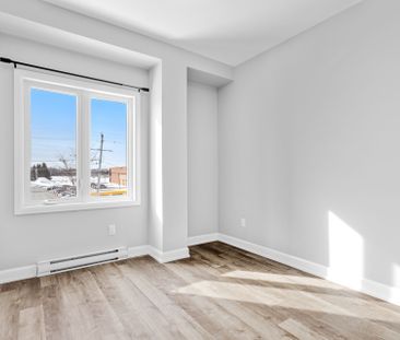 For Lease - 979 North Russell Road Unit# 206, Russell, Ontario - Photo 1