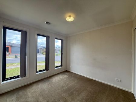 3 Bedroom Family Home - Photo 3