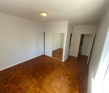 Contemporary West Perth Retreat - Photo 4