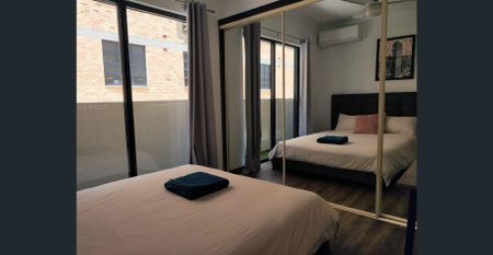 Large fully furnished apartment within boutique block - Photo 3