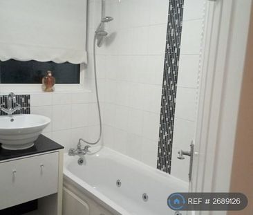 1 bedroom in a house share to rent - Photo 6