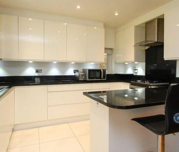 3 bedroom detached house to rent - Photo 5