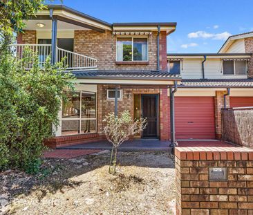 Spacious and Sought after Townhome in Quiet Inner City Suburb - Photo 4