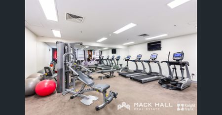 City at your Doorstep- Fully Furnished & Equipped with Gym - Photo 2