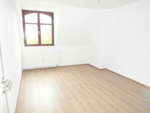 Reißiger Str. 83, Wohnung 5 ~~~ Balkon, Bad mit Wanne und Dusche, Duschbad, Abstellraum im Treppenhaus, Abstellfläche im Spitzboden - Photo 5