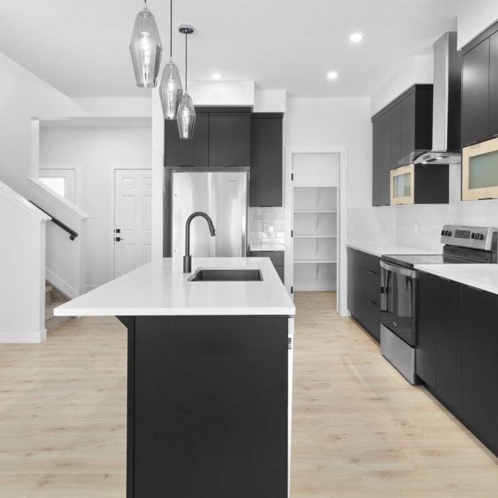 Edmonton Unfurnished house Rental in Glenridding Ravine - New EXECUTIVE half duplex home located in Saxony Glen! - Photo 1