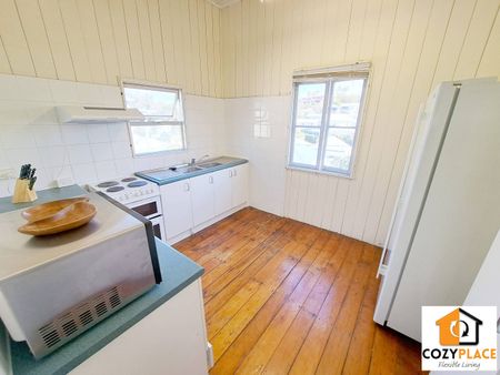 Spacious room in Kelvin Grove – Upper floor - Photo 3