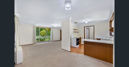 Neat & Tidy 3 Bedroom House in South Leura - Photo 3