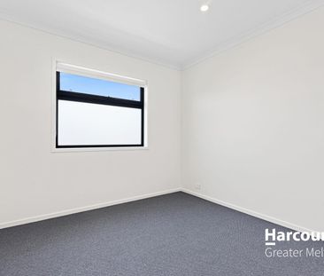 Modern Family Living in the Heart of Aintree - Photo 4