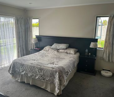 Beachlands, 4 Bedrooms - Photo 5