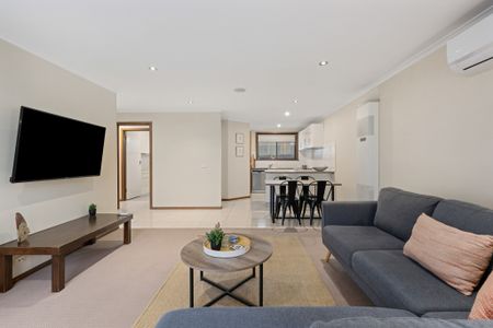 Cozy Two Bedroom Unit - Photo 4