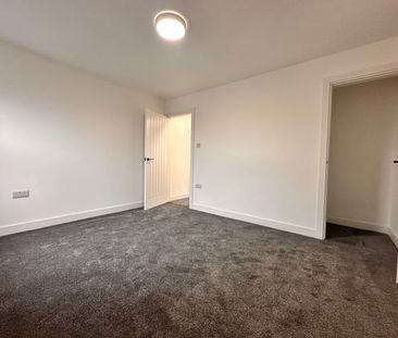 Corporation Road - Photo 4