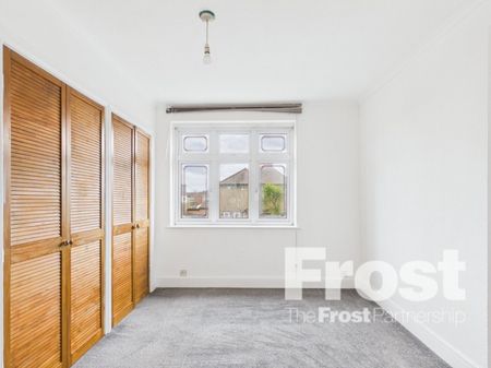 River Gardens, Feltham,TW14 - Photo 2