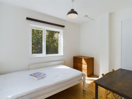 Colbourne Avenue - Photo 2