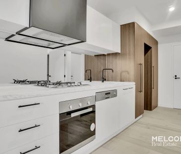 RESORT STYLE LIVING AT IT'S BEST - UNFURNISHED - Photo 4