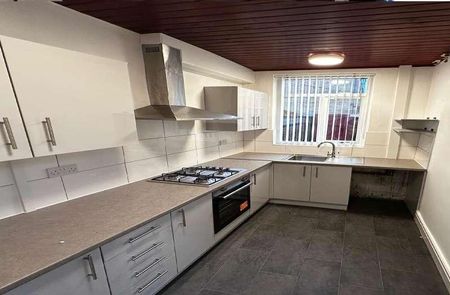 Butterworth Street, Chadderton, Oldham, Greater Manchester, OL9 - Photo 5