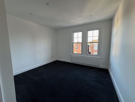 4 bedroom semi-detached house to rent - Photo 3