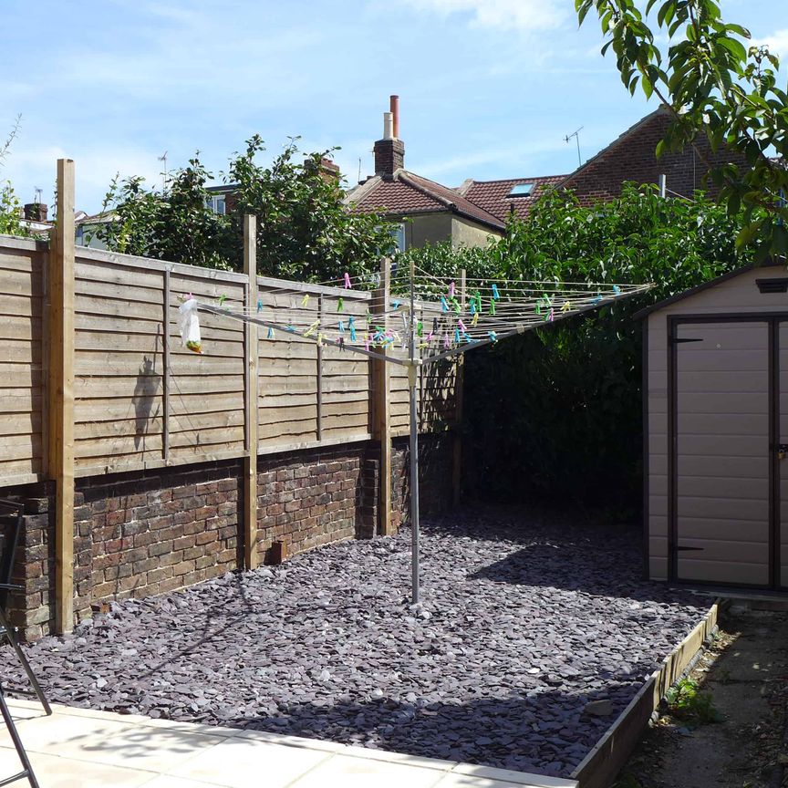 Stylish Double Room With Ensuite - Photo 1