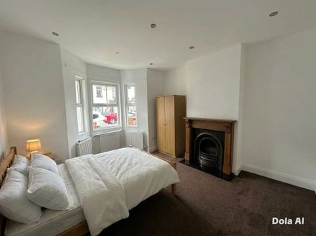 Room in a Shared House, Stroud Road, SE25 - Photo 2