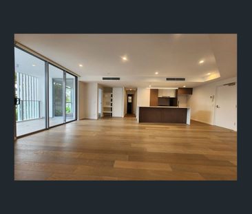 🌟 Modern & Spacious Living in Seven Hills! - Photo 2