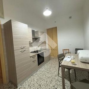 Trilocale in affitto - Photo 2