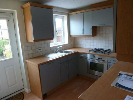 3 bedroom end of terrace house to rent - Photo 4