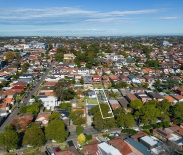 Updated and light filled Californian bungalow - Photo 2