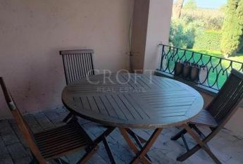 Ardeatina-Divino Amore: Quiet, charming rustic villa, big and well-curated garden, 3 beds, 1 study, 3 baths, living room, kitchen, with terraces , AC and parking space. Ref 2322