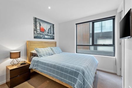 Sleek St Kilda Living with Skyline Views - Photo 4