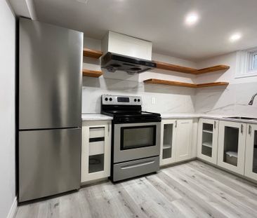 For Lease - 38 Wishing Well Drive Unit# B, Toronto, Ontario - Photo 2