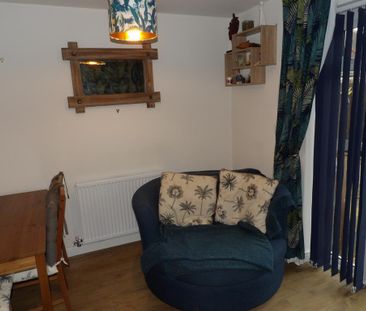 3 bedroom semi-detached house to rent - Photo 3