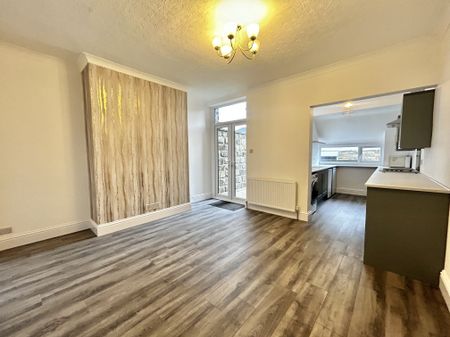 Grange Avenue, Harrogate - Photo 3