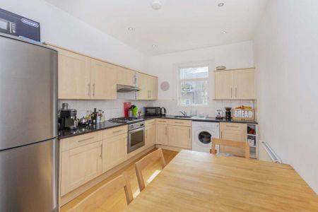 2 bedroom flat to rent - Photo 5