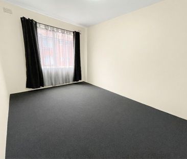 Spacious and Modern - Photo 3