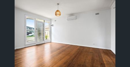 Freshly Renovated Coastal Retreat – Walk to the Beach! - Photo 5