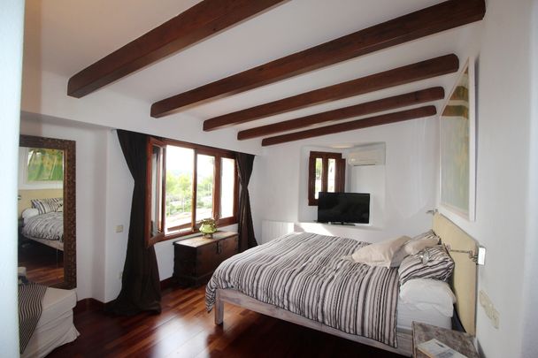 Mediterranean Style Villa with Panoramic Sea and Golf Views located in Bendinat - Photo 1