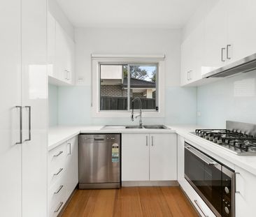 2/2 South Box Court, Hadfield VIC 3046 - Photo 4
