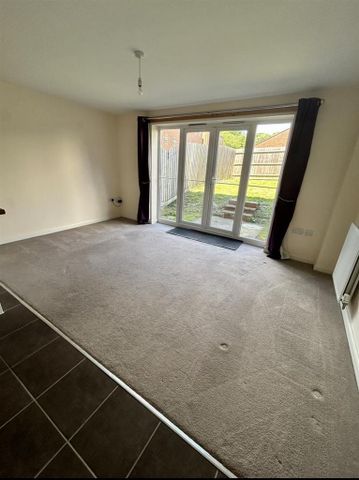 3 bedroom terraced house to rent - Photo 4
