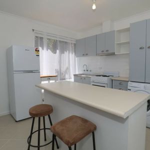 Fully Furnished Unit - Photo 2