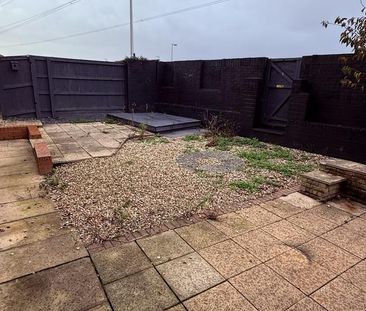 3 bedroom semi-detached house to rent - Photo 6